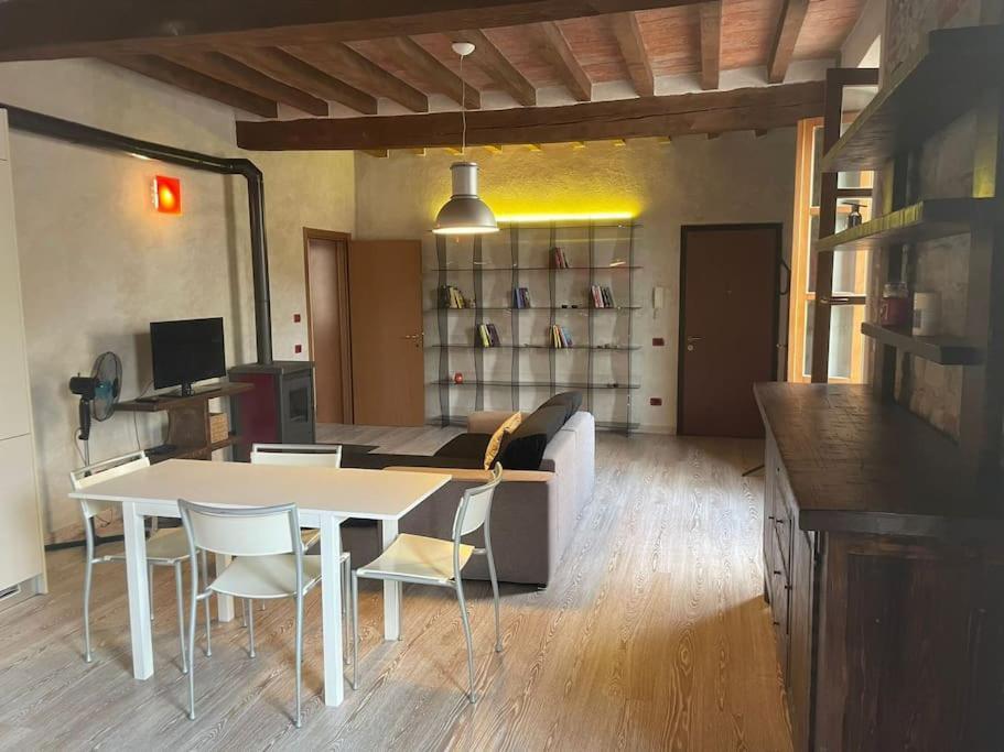 里韦尔加罗Casa In Piazzetta公寓 外观 照片